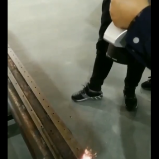 手持式激光清洗机